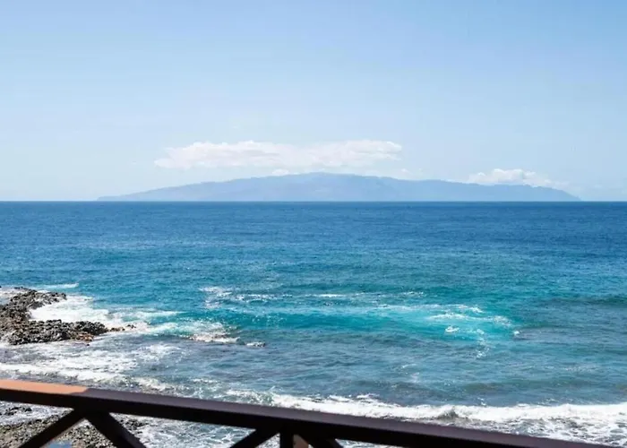 Neptuno Ocean Front Apartment Puerto de Santiago (Tenerife)