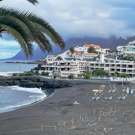 Neptuno Ocean Front * Puerto de Santiago (Tenerife)