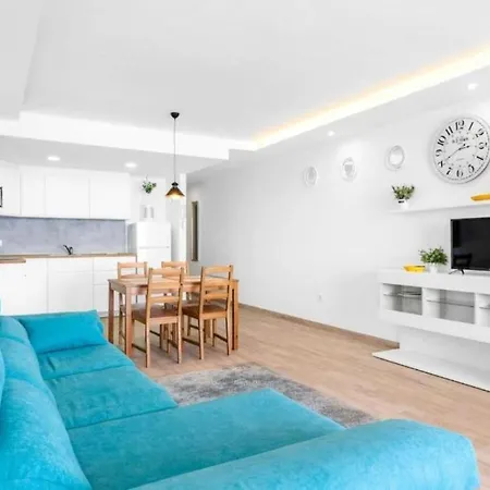 Apartment Neptuno Ocean Front Puerto de Santiago (Tenerife)