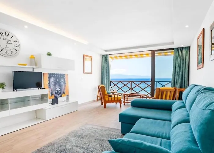 Neptuno Ocean Front * Puerto de Santiago (Tenerife)